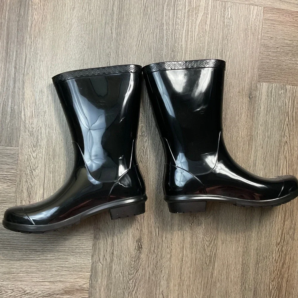 UGG Glossy Sienna Waterproof Rubber‎ Pull On Mid Calf Rain Boots Womens 5 Black